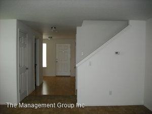 216 E 17th Pl - Photo 2 of 13