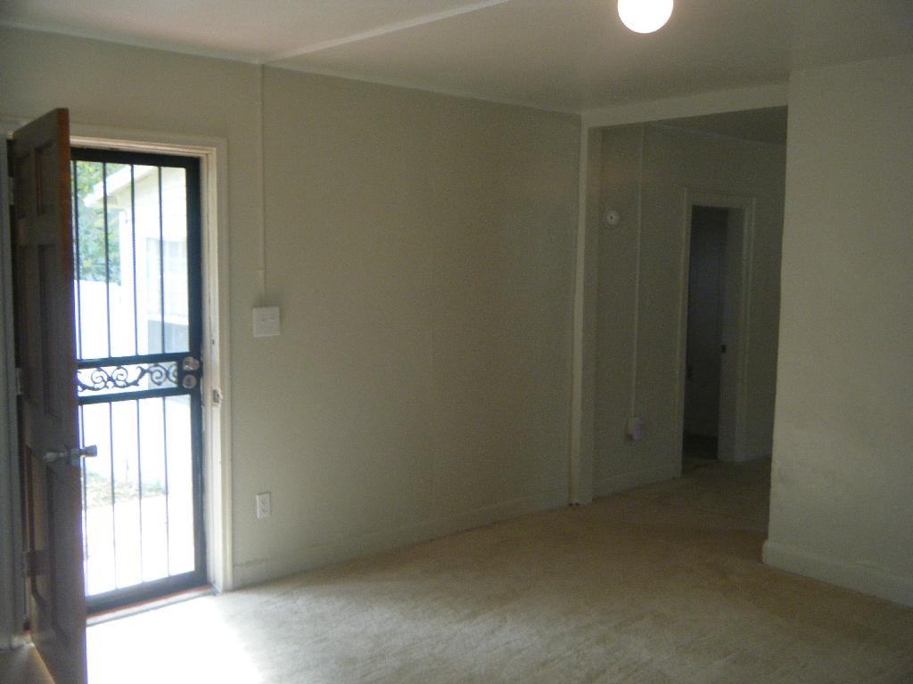 1529 Arthur Ave - Photo 3 of 17