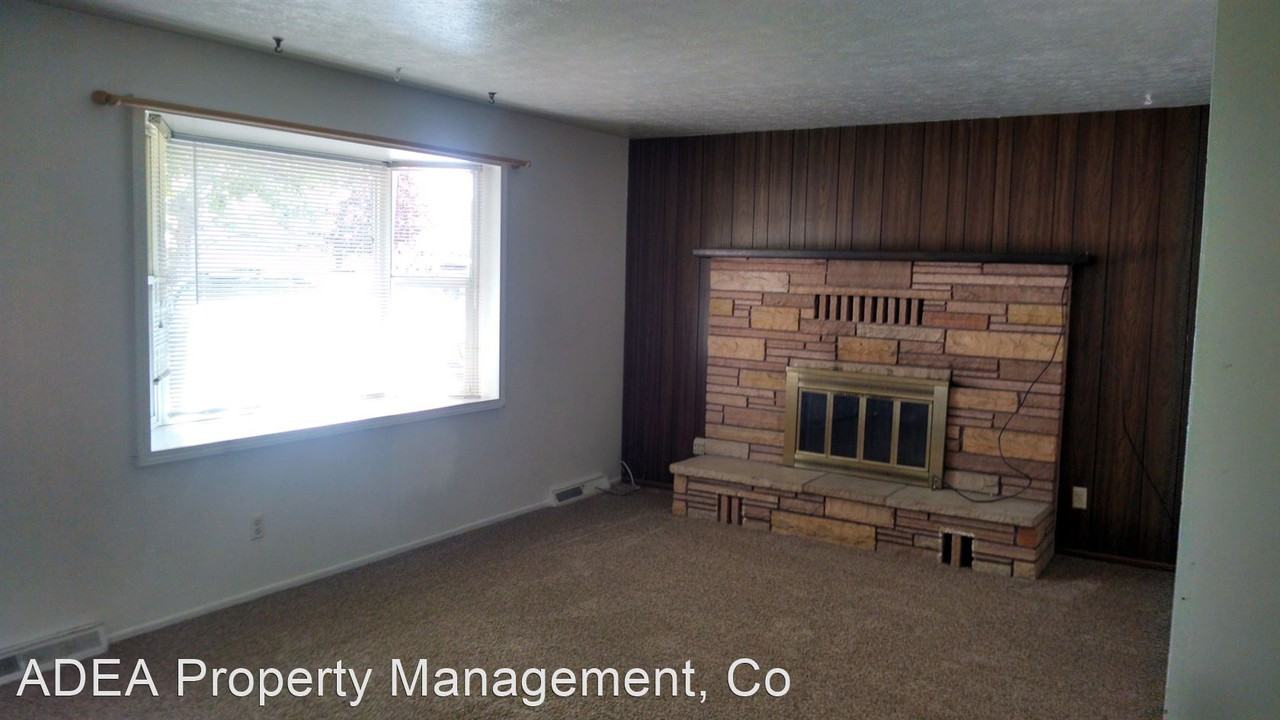 136 Cohosset Dr - Photo 3 of 11