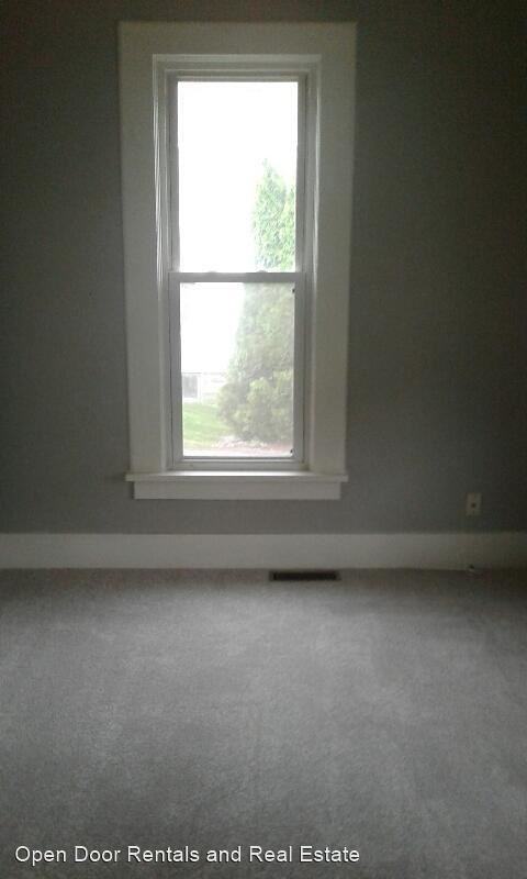 122 S Grant St - Photo 3 of 14