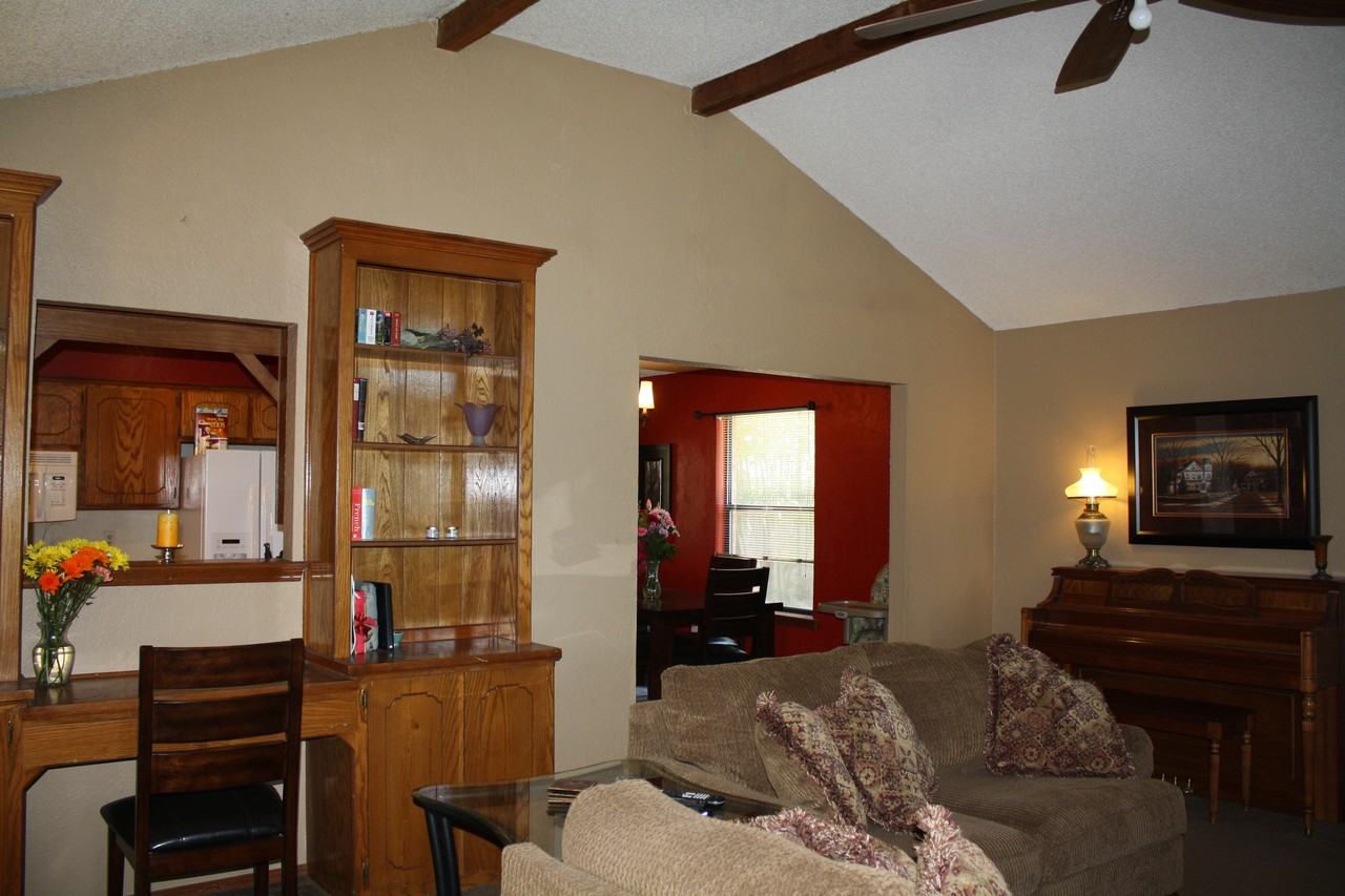 7505 Cecilia Pl - Photo 3 of 20