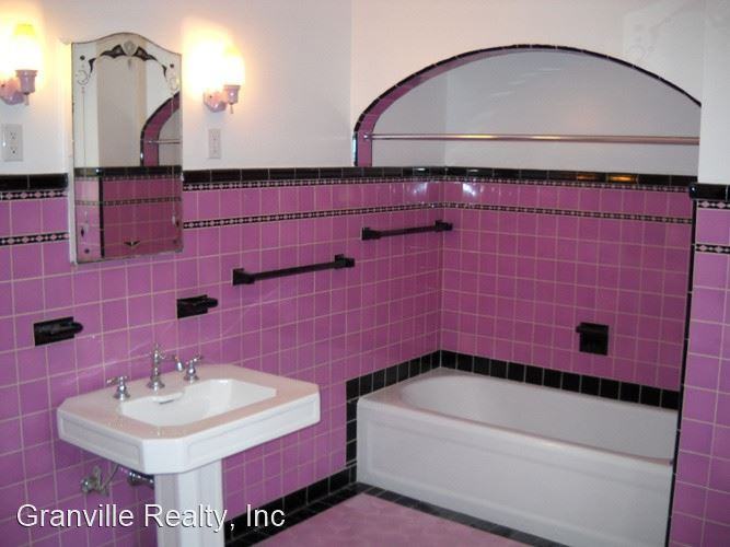 2436 N Van Ness Blvd - Photo 3 of 9