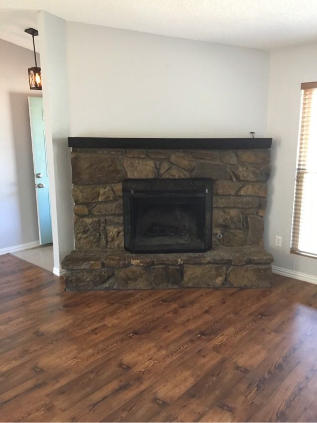 316 W Austin St - Photo 3 of 14
