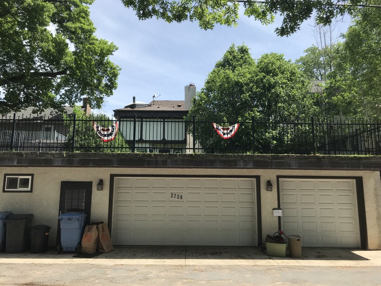 2728 Ewing Ave S - Photo 3 of 36