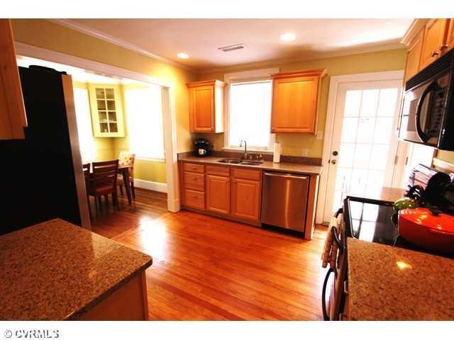 3905 Floyd Ave - Photo 3 of 13