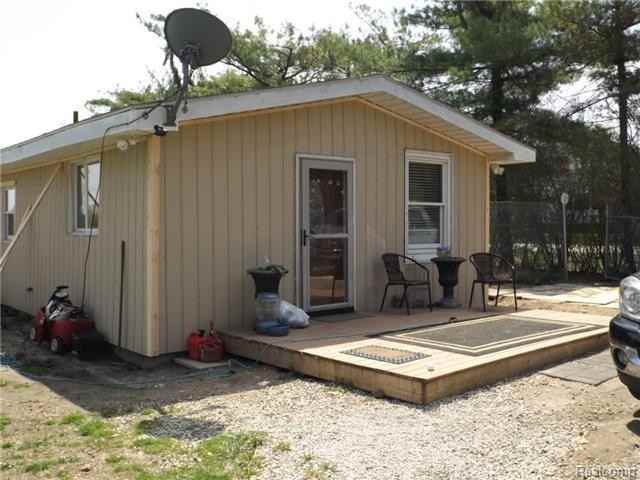 13756 Plank Rd - Photo 2 of 13