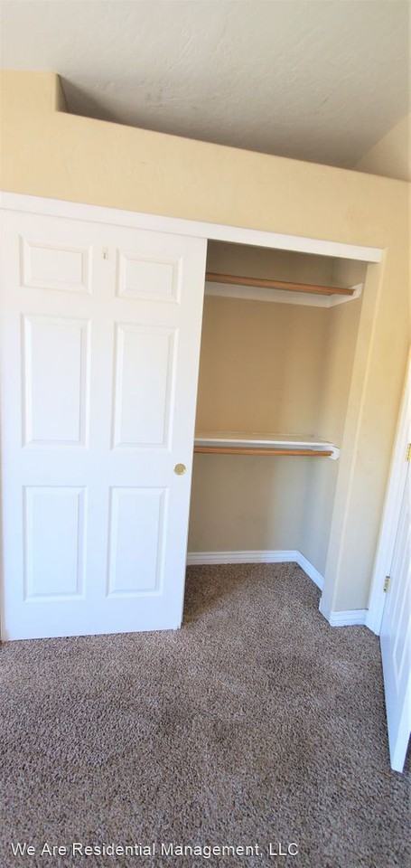 1519 E. Payton Way - Photo 2 of 10