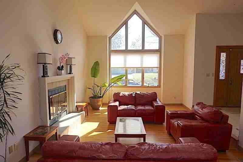 4665 Orchid Ln N - Photo 3 of 21