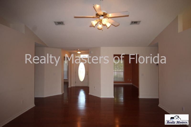 5029 Lantana Dr - Photo 3 of 20