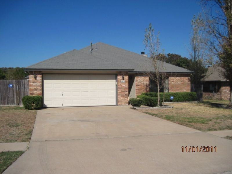 1506 Creek St - Photo 2 of 50