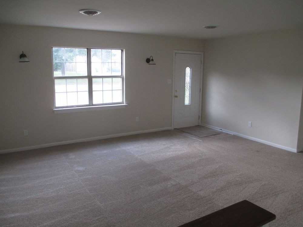 2336 Sara Ln - Photo 2 of 8