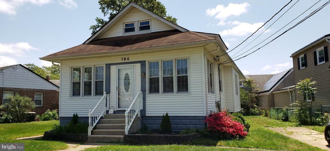 184 Kendall Blvd - Photo 2 of 17