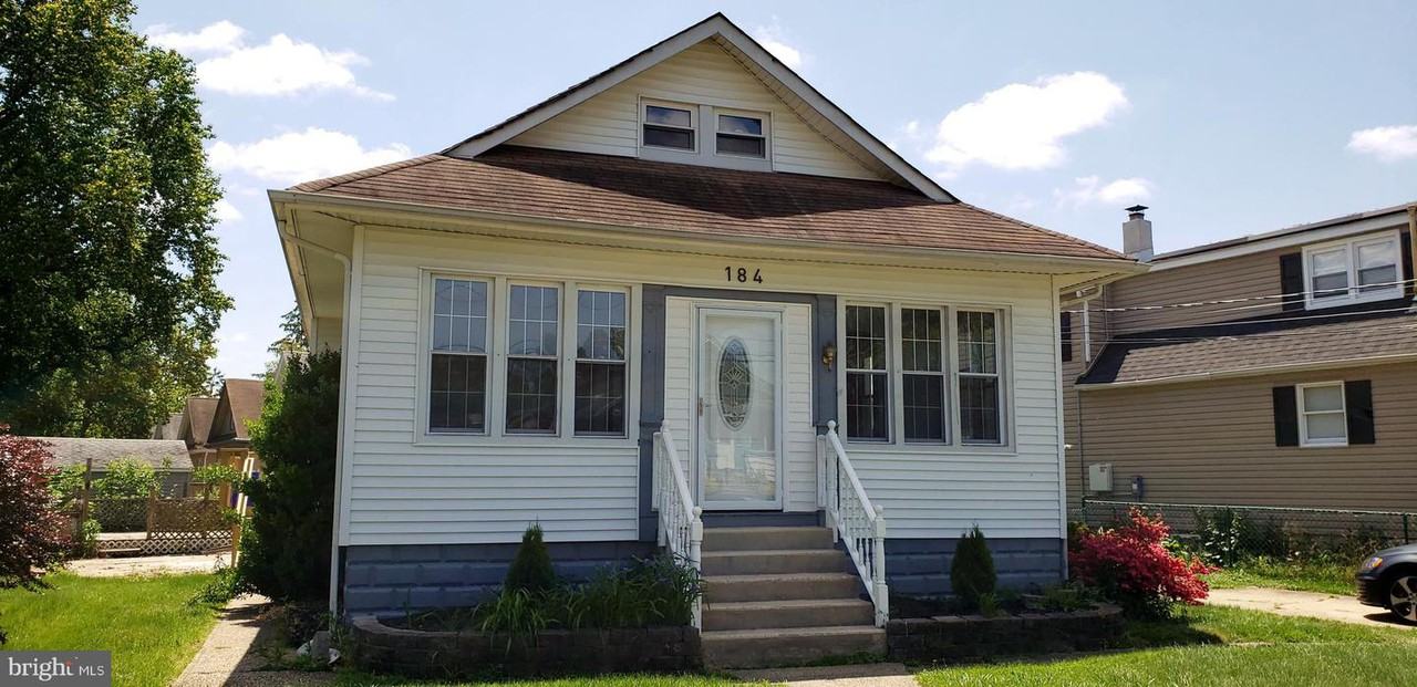 184 Kendall Blvd - Photo 3 of 17