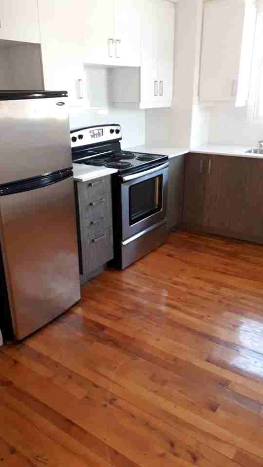 6961 ave Monkland - Photo 2 of 6