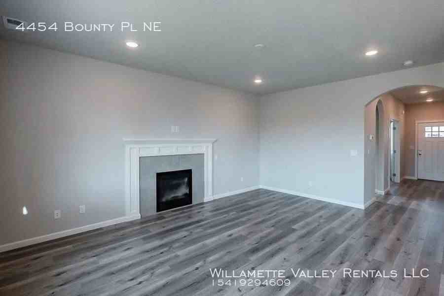 4454 Bounty Pl Ne - Photo 3 of 16