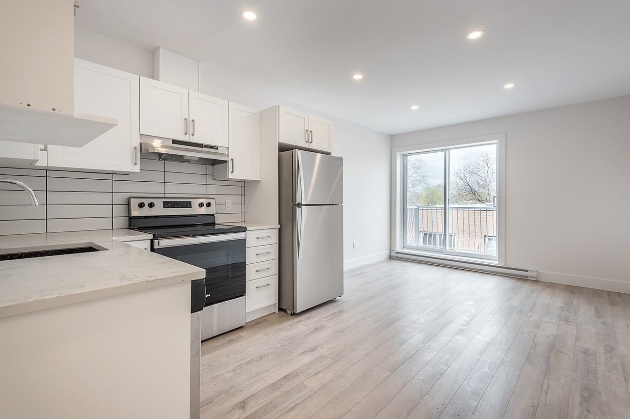 5915 Boulevard Décarie 110, Montréal, QC H3W 3C9 2 Bedroom Condo for