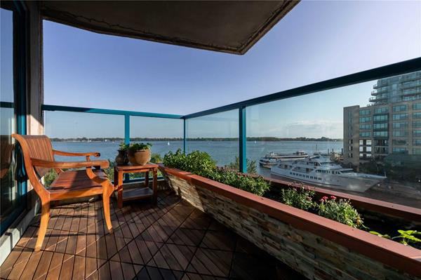 99 Harbour Square #708