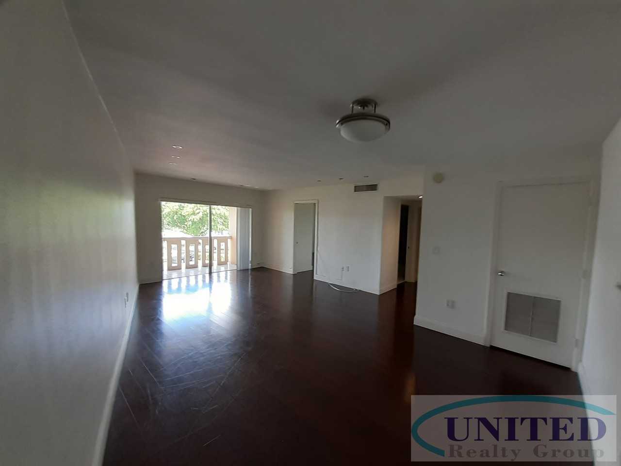 7400 Miami Lakes Drive ##D - Photo 2 of 12