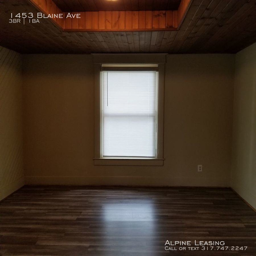 1453 Blaine Ave - Photo 2 of 9