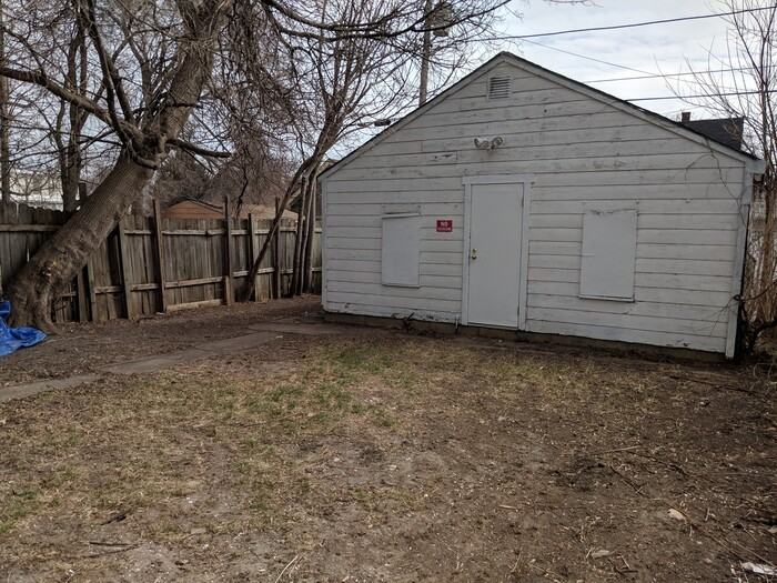 3250 N 34th St - Photo 2 of 7