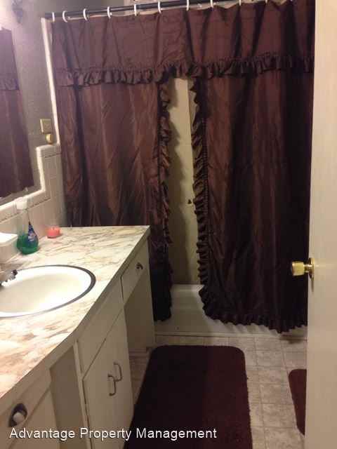 1416 Davis St - Photo 2 of 5