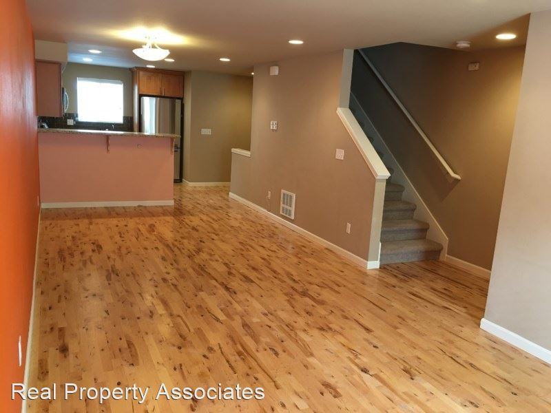 14015 35th Ave Ne #B - Photo 3 of 19