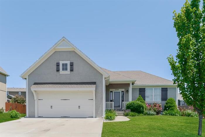 3705 N 153rd St - Photo 2 of 14