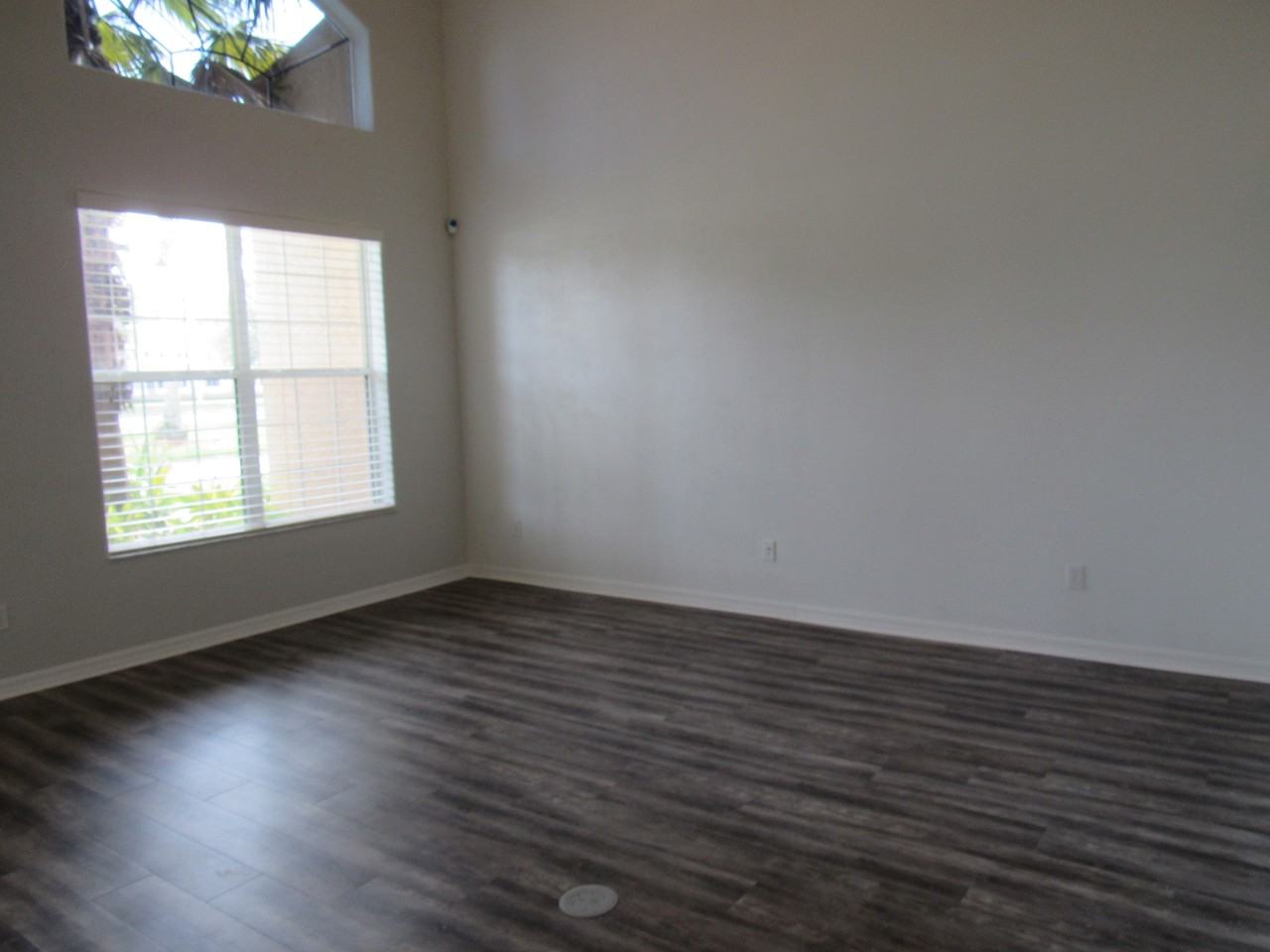 240 N Airport Rd - Photo 3 of 16