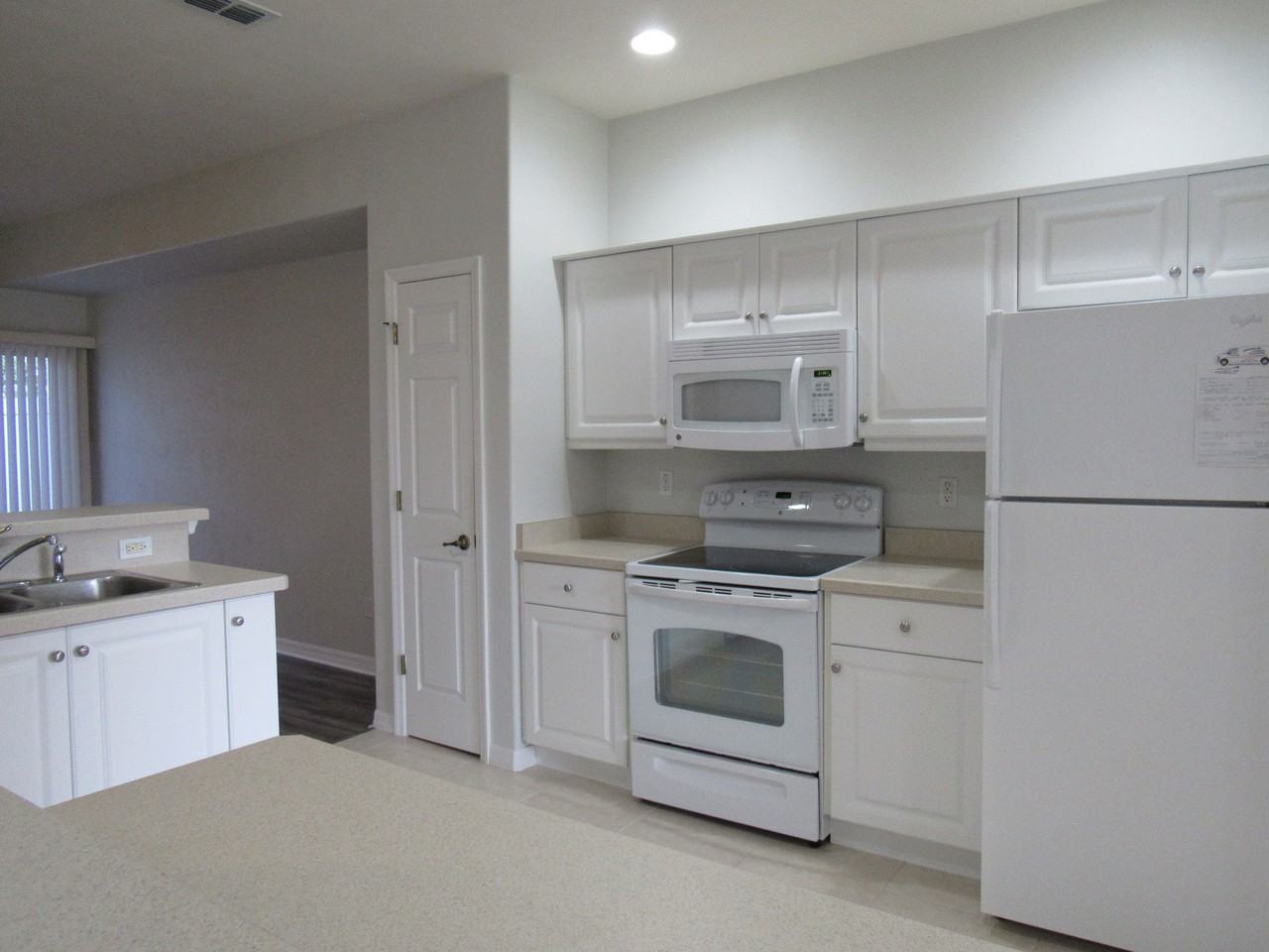 240 N Airport Rd - Photo 4 of 16