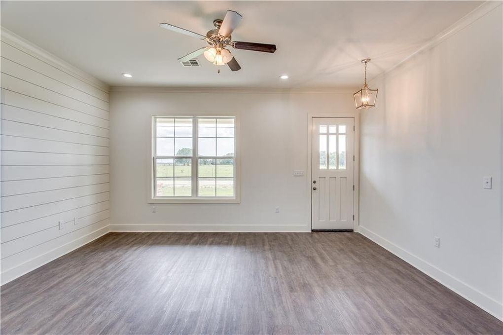 400 Derouen St - Photo 2 of 16