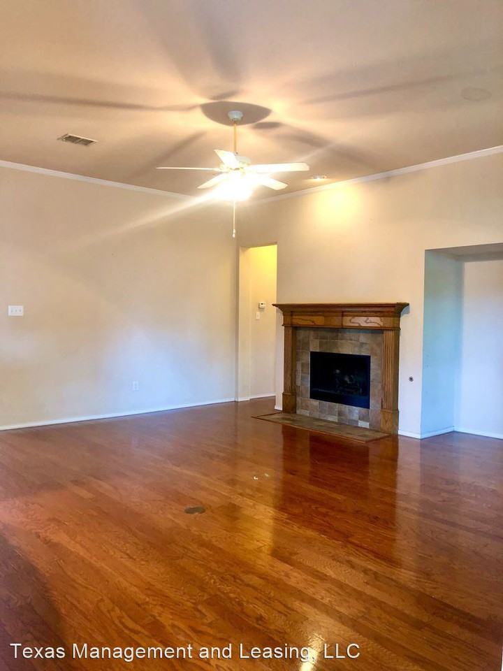 1540 Bradford Trace Dr - Photo 2 of 7