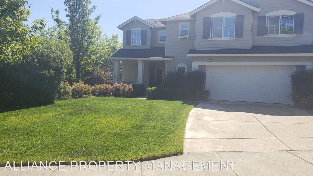 301 Elbridge Ave - Photo 2 of 32