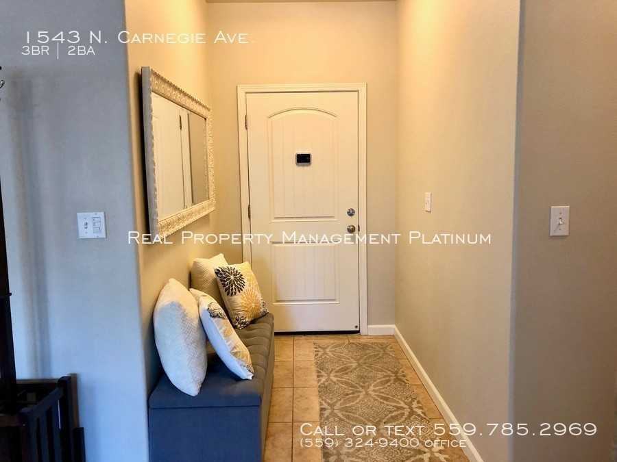 1543 N Carnegie Ave - Photo 2 of 10