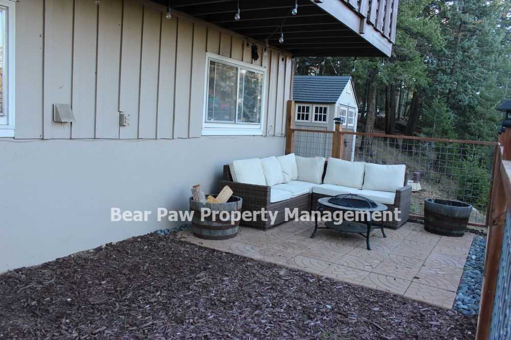 30162 Pine Crest Dr - Photo 2 of 10