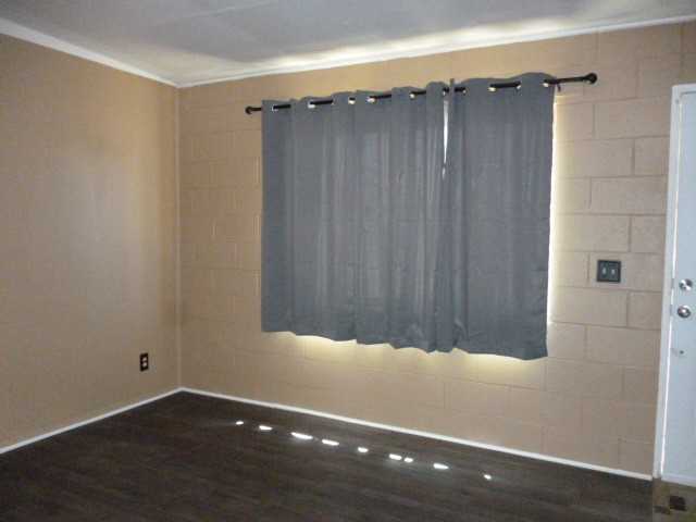 10226 S Fresno St - Photo 3 of 20