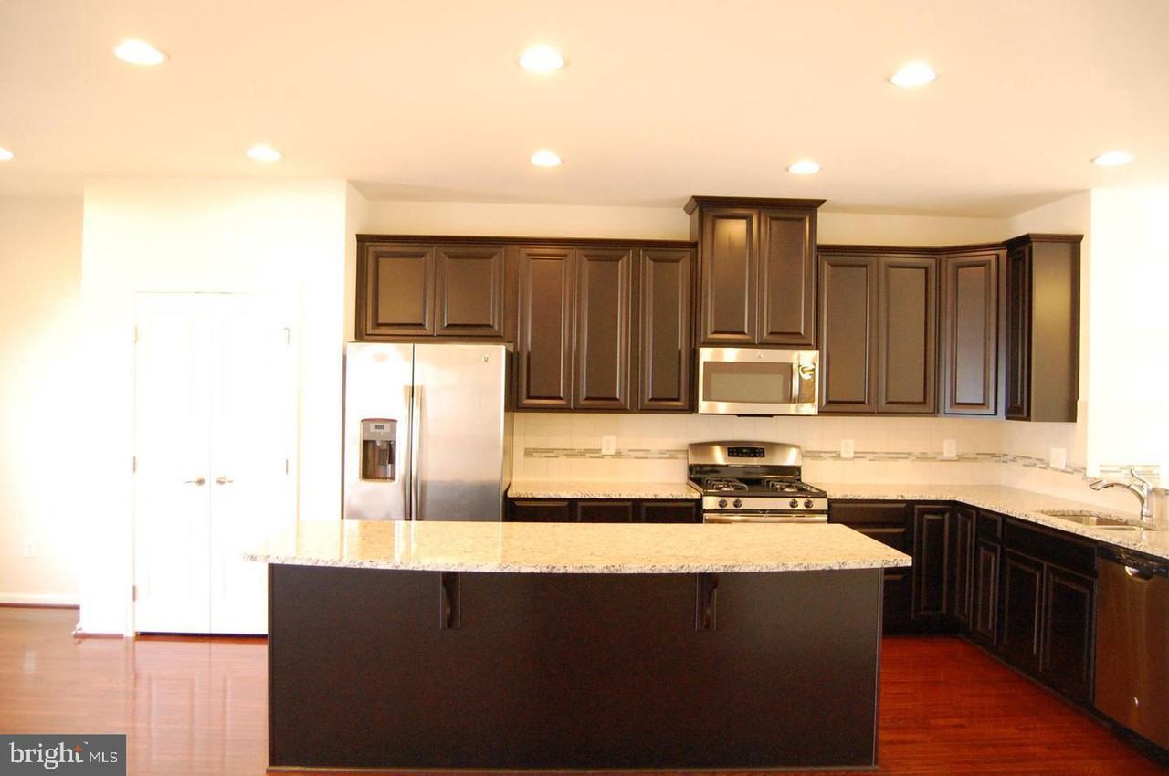 7762 Milton Cir - Photo 3 of 23