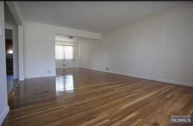 721 Mabie St - Photo 2 of 11