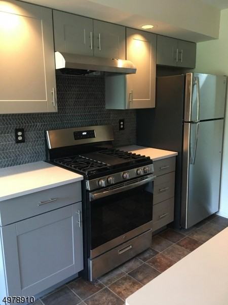 3G Avon Ct - Photo 2 of 10