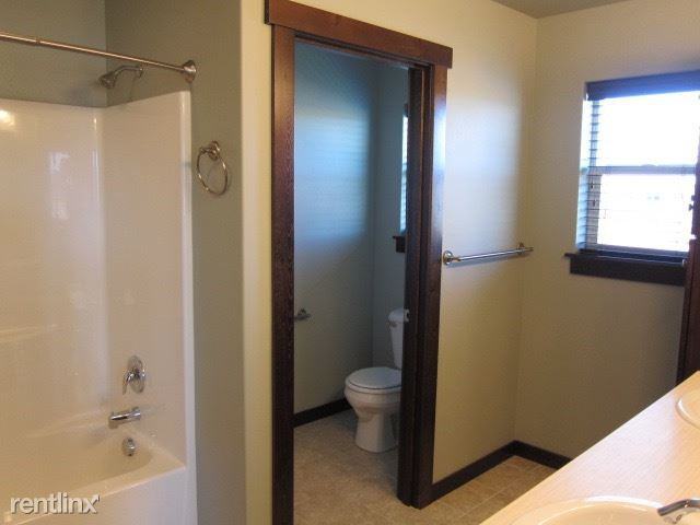 1906 Leeward Ct - Photo 3 of 23