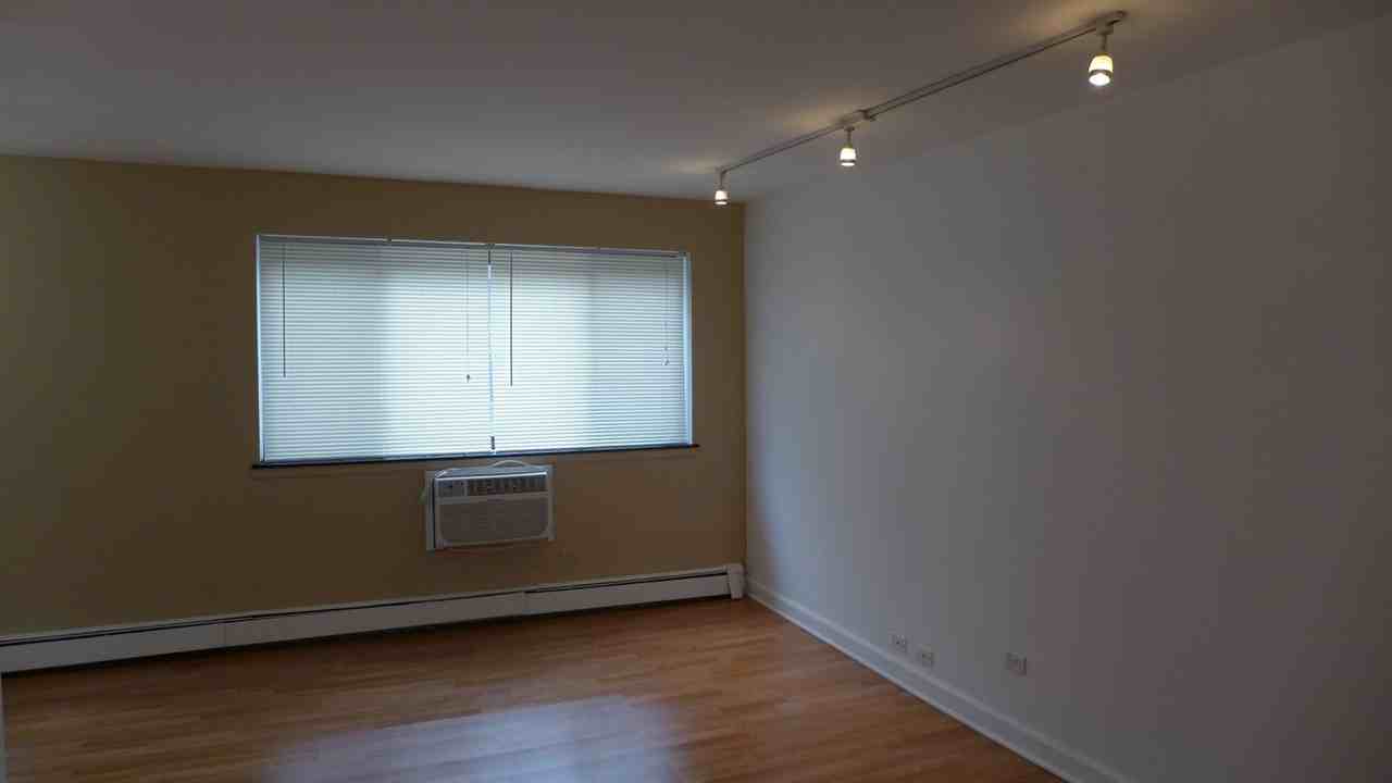 5300 N Sheridan - Photo 6 of 26