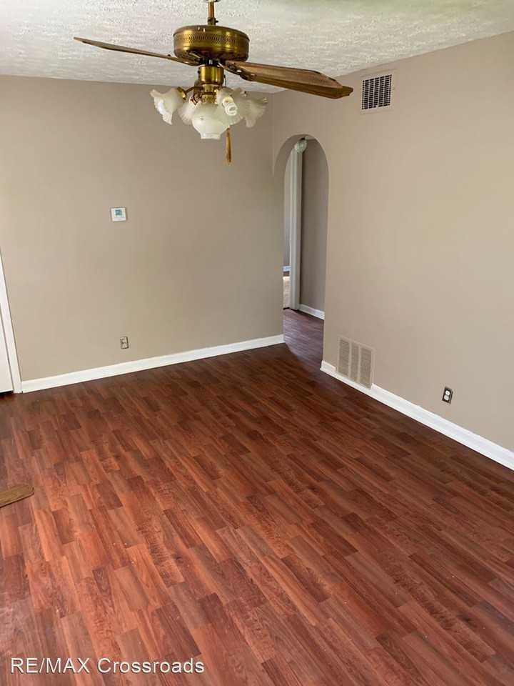 776 Triplett Blvd - Photo 2 of 7