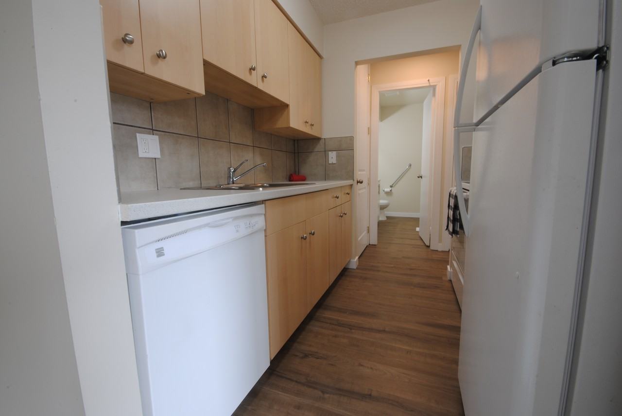 5837 Riverbend Rd Nw - Photo 3 of 27