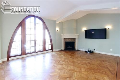 1639 Beach St - Photo 3 of 13