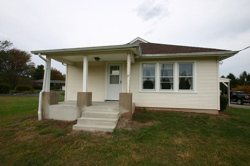 4 Lower Oak Grove Rd - Photo 2 of 17