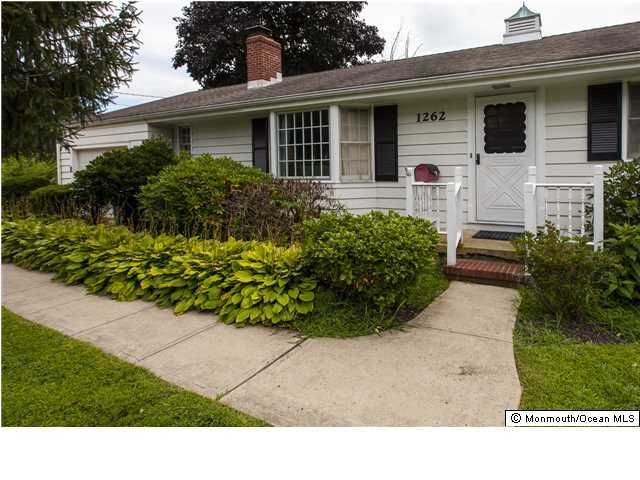 1262 Turf Dr - Photo 3 of 22