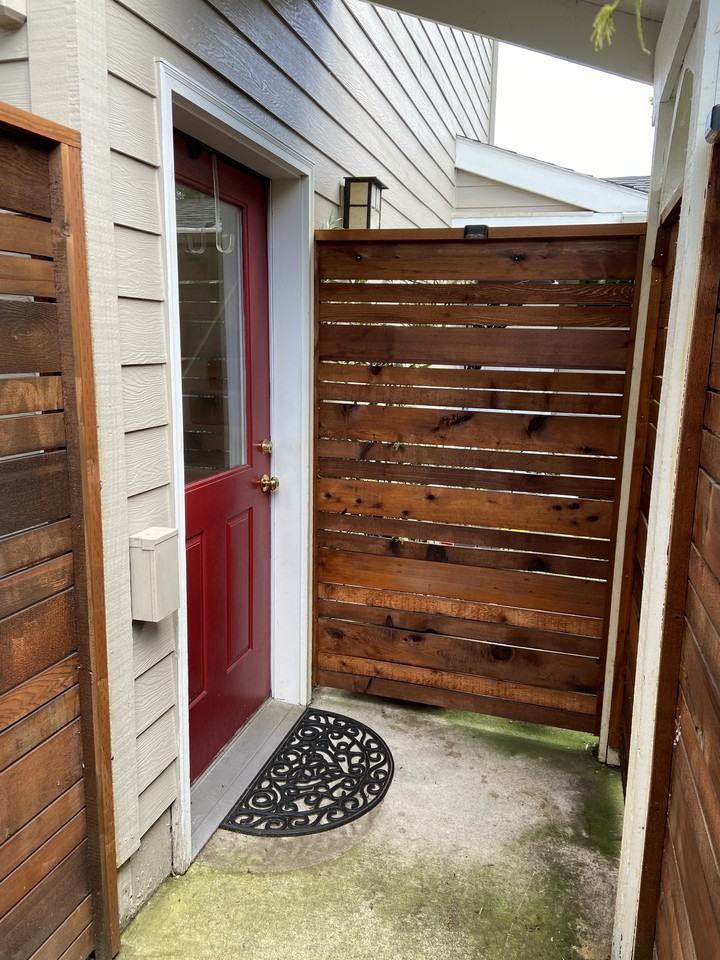 1422 Northeast Market Drive - Photo 4 of 21
