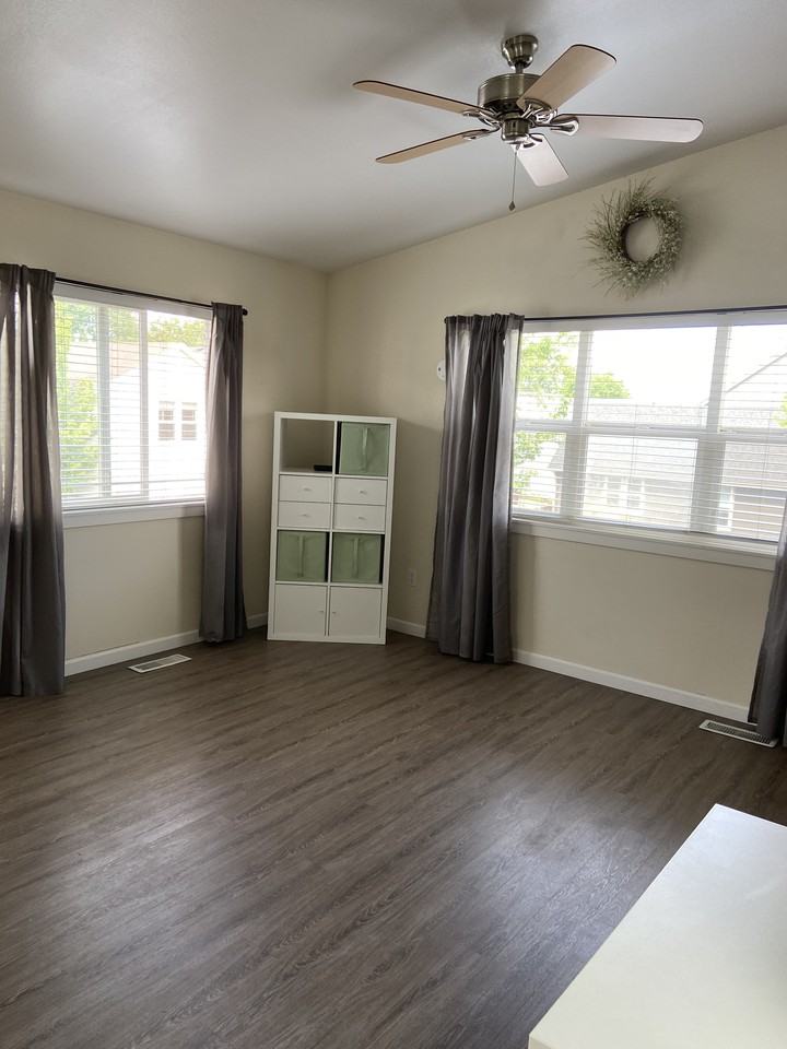 1422 Northeast Market Drive - Photo 6 of 21