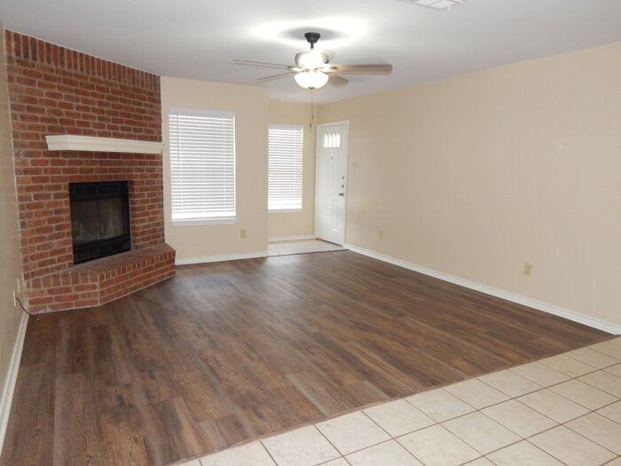3303 Lexington Dr - Photo 3 of 18