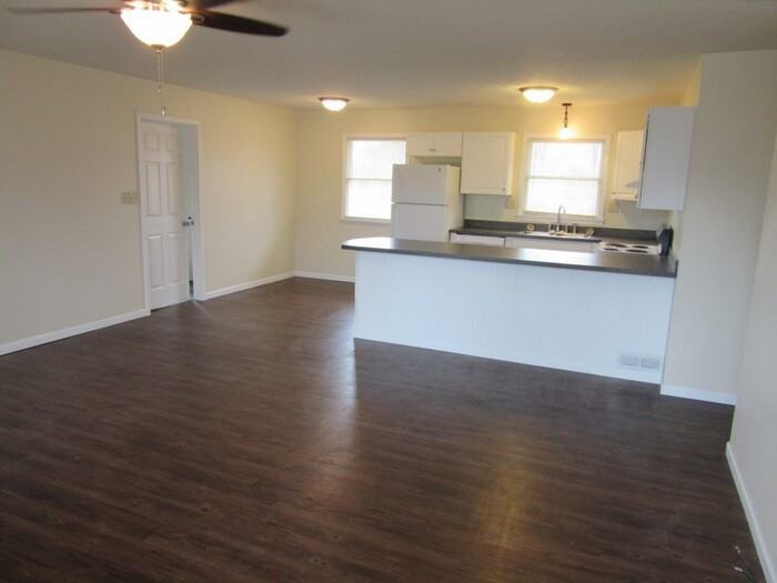 7675 N 42nd 1/2 St - Photo 2 of 5