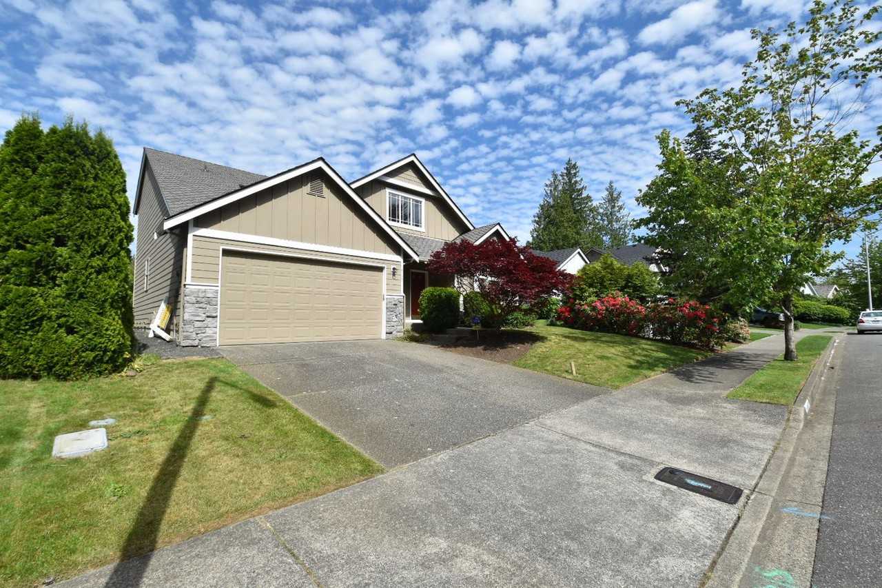 18127 Greywalls Dr - Photo 3 of 29